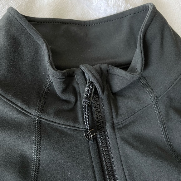 Lululemon shape jacket size 10 - Picture 3 of 4